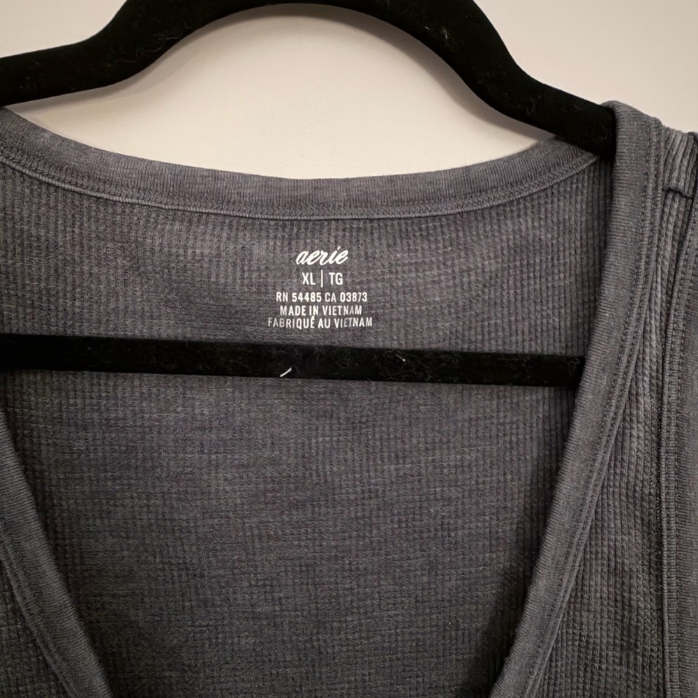 NWT Aerie Gray Waffle Henley Tank Top - Picture 2 of 3